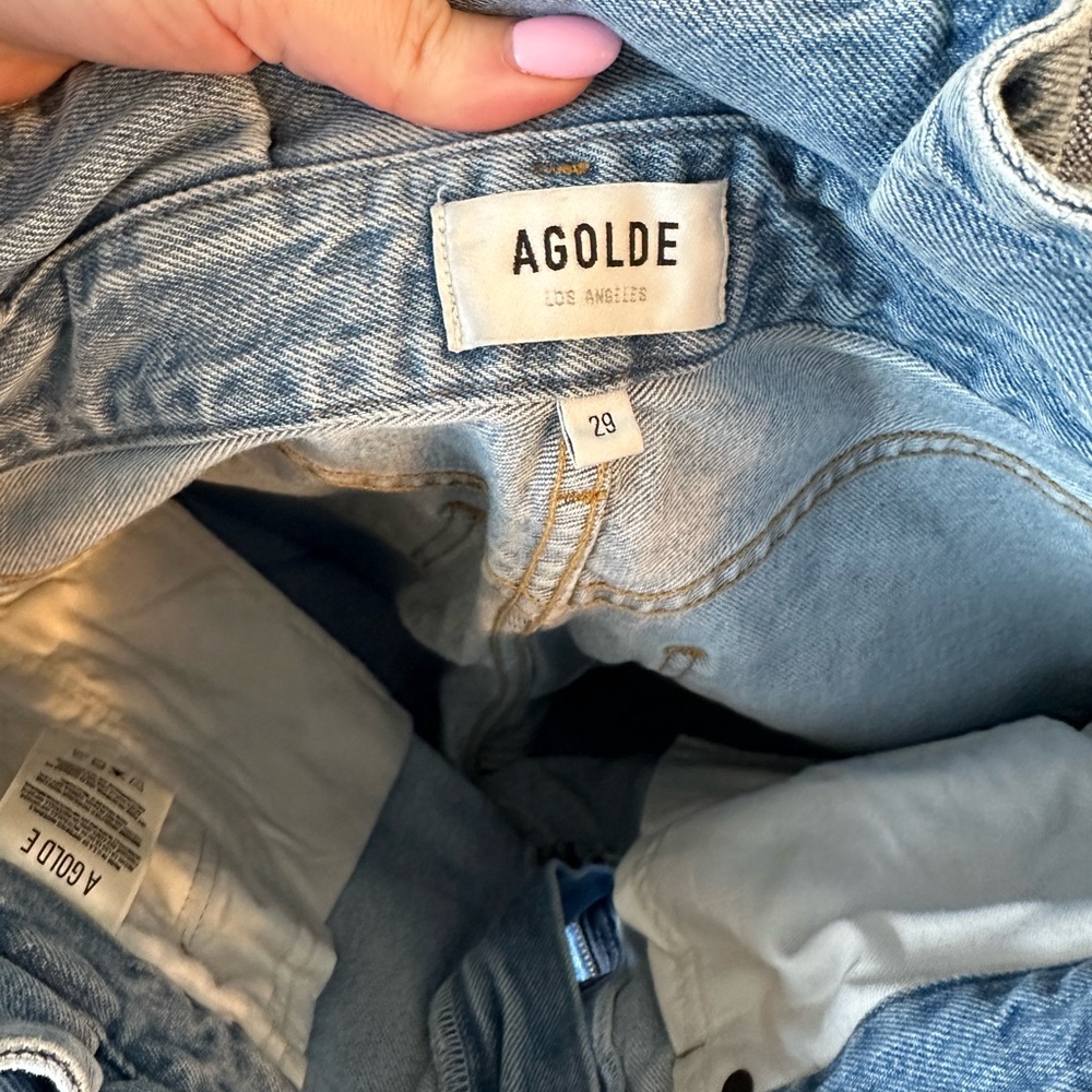 A golde jeans